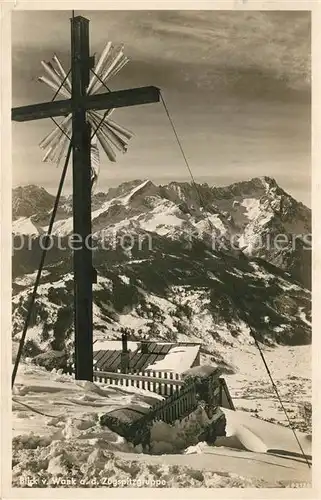 AK / Ansichtskarte Garmisch Partenkirchen Blick vom Wank Gipfelkreuz auf Zugspitzgruppe Wettersteingebirge Kat. Garmisch Partenkirchen