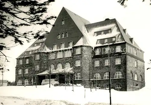 AK / Ansichtskarte Oberwiesenthal Erzgebirge Hoehensanatorium Sachsenbaude Winter Kat. Oberwiesenthal