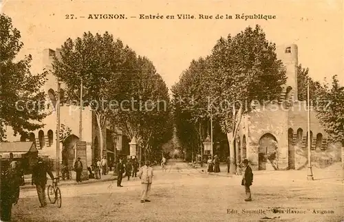 AK / Ansichtskarte Avignon Vaucluse Entree en Ville Rue de la Republique Kat. Avignon