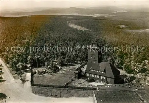 AK / Ansichtskarte Oberwiesenthal Erzgebirge Fliegeraufnahme Fichtelberghaus Aussichtsturm Wetterwarte Kat. Oberwiesenthal