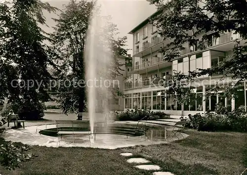 AK / Ansichtskarte Bad Woerishofen Kuranstalt Sebastianeum Springbrunnen Park Kat. Bad Woerishofen