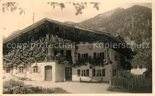 AK / Ansichtskarte Garmisch Partenkirchen Bauernhaus Kat. Garmisch Partenkirchen