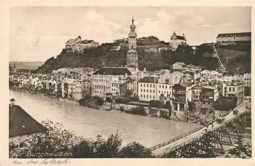 AK / Ansichtskarte Burghausen Salzach Stadtblick mit Schloss Kat. Burghausen