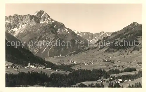 AK / Ansichtskarte Kleinwalsertal mit Riezlern Hirschegg Mittelberg und Widderstein Kat. Oesterreich