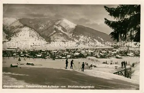 AK / Ansichtskarte Oberammergau Panorama mit Aufacker Ski uebungsgelaende Kat. Oberammergau