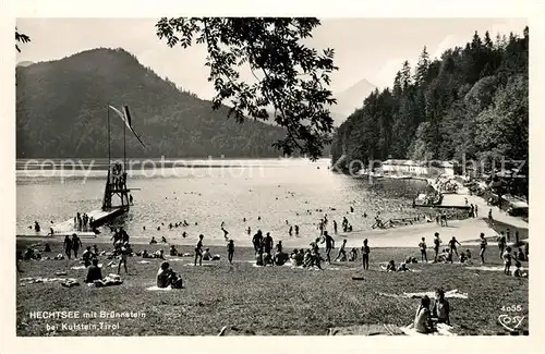 AK / Ansichtskarte Hechtsee Badestrand mit Blick zum Bruennstein Mangfallgebirge Kat. Kufstein