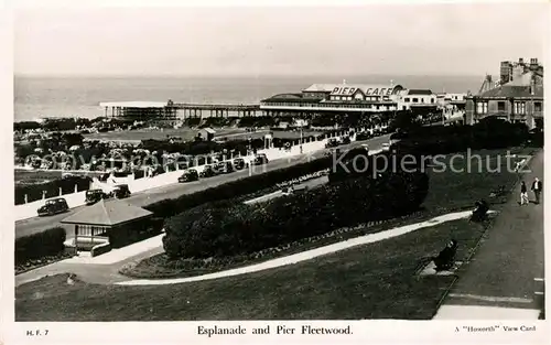 AK / Ansichtskarte Fleetwood Blackpool Esplanade and Pier