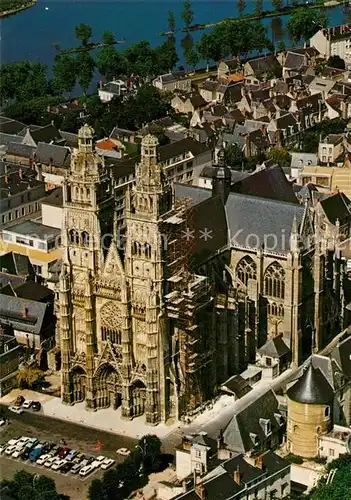 AK / Ansichtskarte Tours Indre et Loire Cathedrale Saint Gatien Kat. Tours