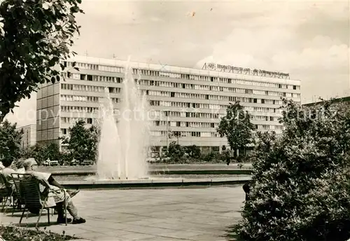 AK / Ansichtskarte Magdeburg Wilh Pieck Strasse Springbrunnen Kat. Magdeburg