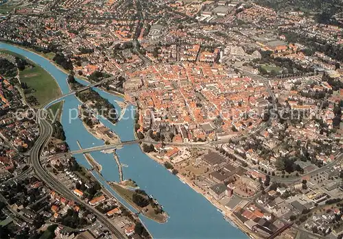 AK / Ansichtskarte Hameln Weser Fliegeraufnahme mit historischem Stadtkern