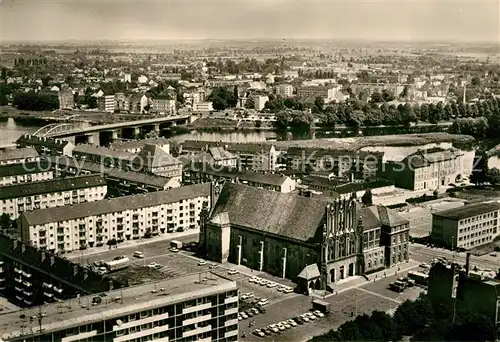 AK / Ansichtskarte Frankfurt Oder Blick vom Hochhaus am Platz der Republik auf das Rathaus und die Oder Kat. Frankfurt Oder