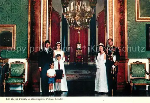 AK / Ansichtskarte Adel England Royal Family Buckingham Palace  Kat. Koenigshaeuser