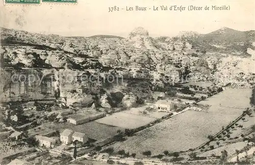 AK / Ansichtskarte Les Baux de Provence Panorama Val d Enfer Kat. Les Baux de Provence