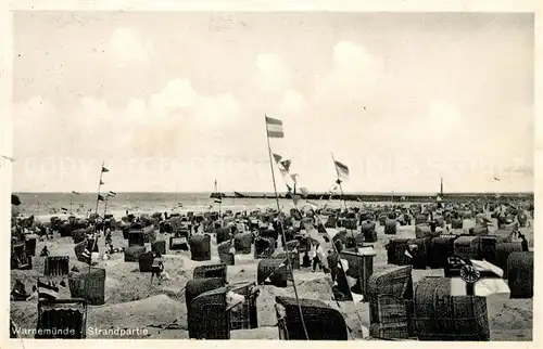 AK / Ansichtskarte Warnemuende Ostseebad Strandleben Kat. Rostock