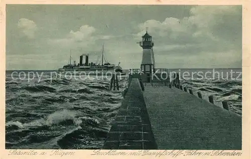 AK / Ansichtskarte Sassnitz Ostseebad Ruegen Mole Leuchtturm Faehre nach Schweden Kat. Sassnitz