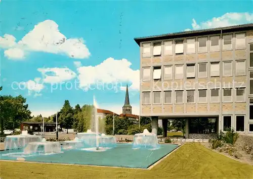 AK / Ansichtskarte Uelzen Lueneburger Heide Kreishaus Springbrunnen Kat. Uelzen