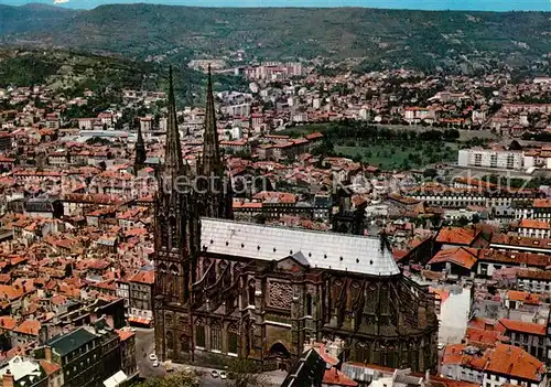 AK / Ansichtskarte Clermont Ferrand Fliegeraufnahme Cathedrale Kat. Clermont Ferrand