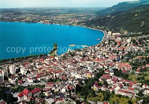 AK / Ansichtskarte Bregenz Bodensee mit Altstadt und Vorarlberg Fliegeraufnahme