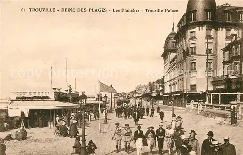 AK / Ansichtskarte Trouville sur Mer Les Planches Palace Seepromenade Kat. Trouville sur Mer