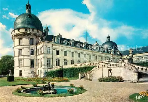 AK / Ansichtskarte Valencay Le Chateau La tour et la facade sud vues des jardins Kat. Valencay