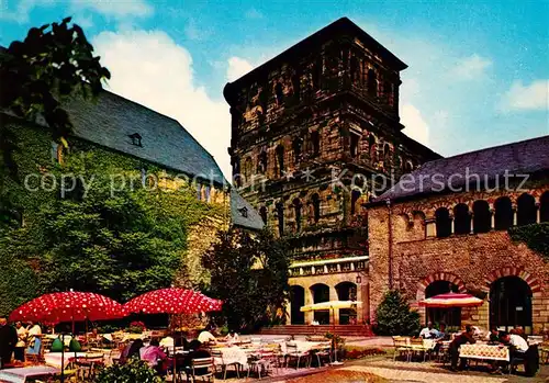 AK / Ansichtskarte Trier Brunnenhof mit Porta Nigra und Simeonstift Kat. Trier