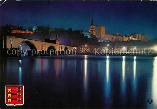 AK / Ansichtskarte Avignon Vaucluse Sur les bords du Rhone Pont Palais des Papes Notre Dame des Doms Nachtaufnahme Kat. Avignon