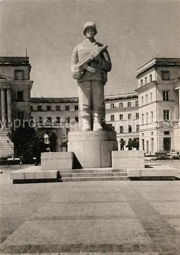 AK / Ansichtskarte Warschau Masowien Denkmal der Soldaten der Ersten Armee des Polnischen Heeres Kat. Warschau