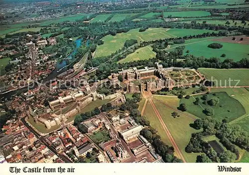 AK / Ansichtskarte Windsor Castle Fliegeraufnahme Kat. City of London