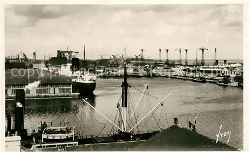 AK / Ansichtskarte Saint Nazaire Loire Atlantique Les bassies vers la pont roulant Kat. Saint Nazaire