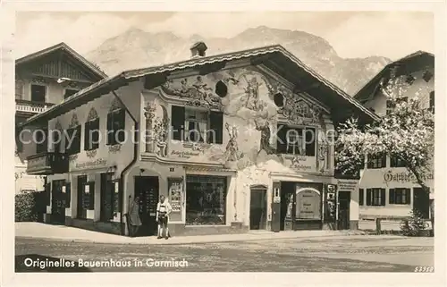 AK / Ansichtskarte Garmisch Partenkirchen altes bemaltes Bauernhaus  Kat. Garmisch Partenkirchen