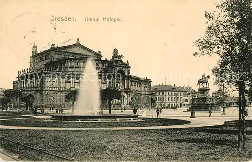 AK / Ansichtskarte Dresden Koenigliche Hofoper Kat. Dresden Elbe