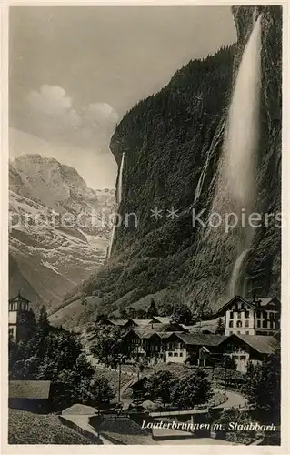 AK / Ansichtskarte Lauterbrunnen BE mit Staubbach Wasserfall Kat. Lauterbrunnen