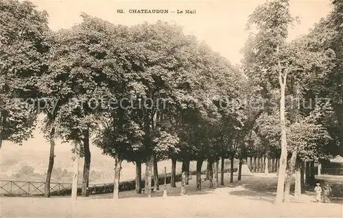 AK / Ansichtskarte Chateaudun Le Mail Kat. Chateaudun