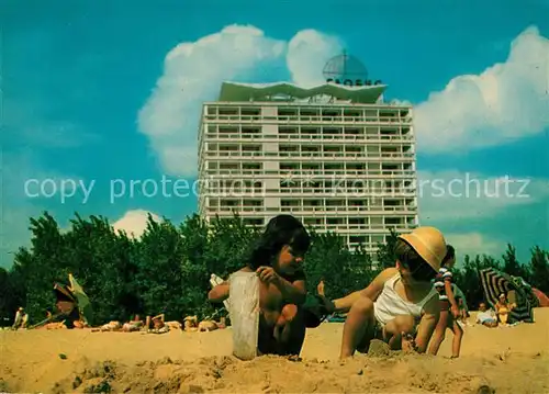 AK / Ansichtskarte Nessebre Hotel Globus Kinder am Strand Sonnenkueste Kat. Bulgarien