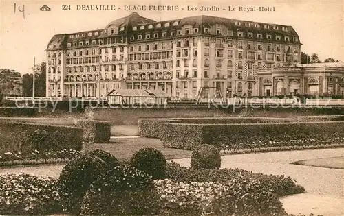AK / Ansichtskarte Deauville Plage Fleurie Les Jardin Le Royal Hotel Kat. Deauville