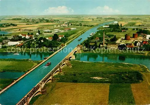 AK / Ansichtskarte Minden Westfalen ueberfuehrung des Mittellandkanals ueber die Weser Fliegeraufnahme Kat. Minden