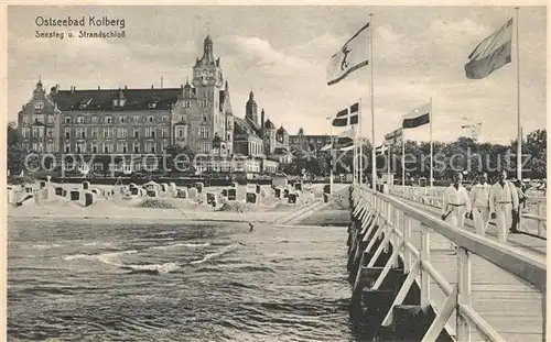 AK / Ansichtskarte Kolberg Ostseebad Kolobrzeg Strandschloss Seesteg Kat. Kolobrzeg
