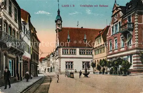 AK / Ansichtskarte Lahr Baden Urteilsplatz mit Rathaus