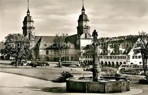 AK / Ansichtskarte Freudenstadt Evangelische Stadtkirche Marktplatz Neptunbrunnen Panorama Kurort im Schwarzwald Kat. Freudenstadt