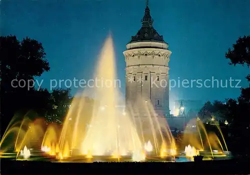 AK / Ansichtskarte Mannheim Wasserspiele mit Wasserturm bei Nacht Kat. Mannheim