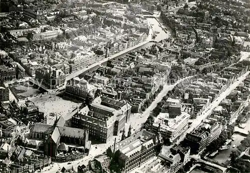 AK / Ansichtskarte Oud Amsterdam Damrak Fliegeraufnahme Kat. Amsterdam