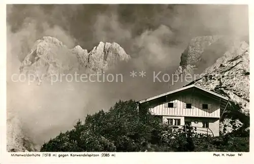 AK / Ansichtskarte Mittenwald Bayern Mittenwalderhuette mit Karwendelspitzen Kat. Mittenwald