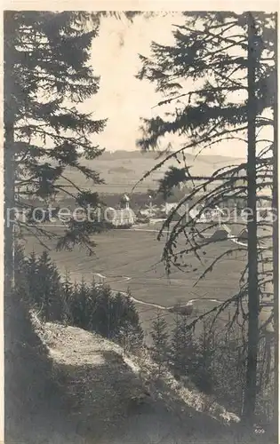 AK / Ansichtskarte Hinterzarten Ansicht vom Waldrand aus Kurort im Schwarzwald Kat. Hinterzarten