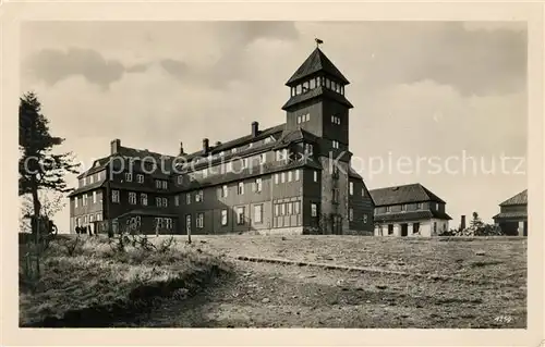 AK / Ansichtskarte Oberwiesenthal Erzgebirge Fichtelberghaus Aussichtsturm Kat. Oberwiesenthal