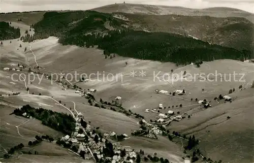 AK / Ansichtskarte Todtnauberg Luftkurort Wintersportplatz im Schwarzwald Fliegeraufnahme Kat. Todtnau