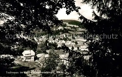 AK / Ansichtskarte Todtmoos Hotel Altes Schwarzwaldhaus Durchblick vom Waldrand aus Kat. Todtmoos