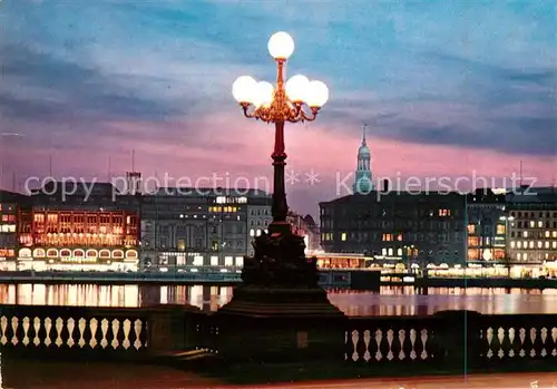 AK / Ansichtskarte Hamburg Blick von der Lombardsbruecke ueber die Binnenalster Nachtaufnahme Kat. Hamburg