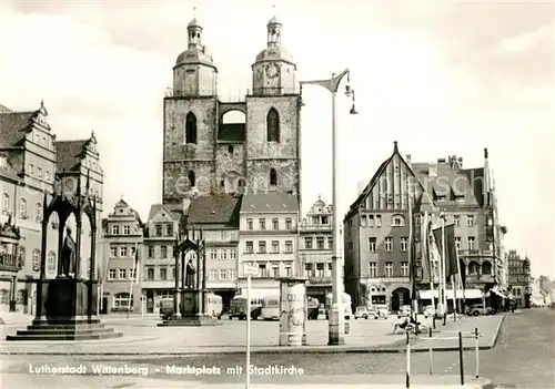 AK / Ansichtskarte Wittenberg Lutherstadt Marktplatz mit Stadtkirche Kat. Wittenberg