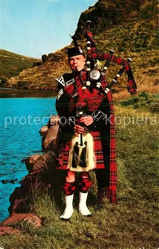 AK / Ansichtskarte Dudelsack Sergeant Piper King s own Scottish Borderers Kat. Musik