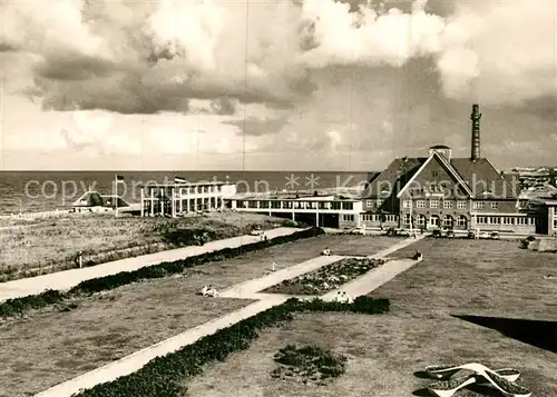 AK / Ansichtskarte Westerland Sylt Kurbad mit Liegehalle und Strandhaeuschen Kat. Westerland